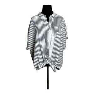 Beach Lunch Lounge blue striped short sleeves front knot shirt size Medium